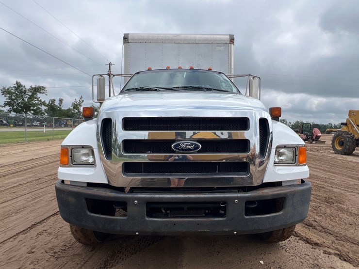 2012-ford-f650-image-7