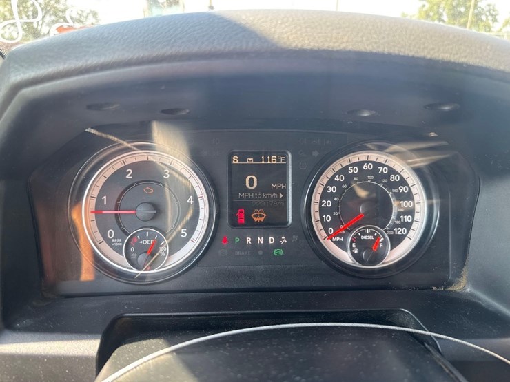 2017-dodge-ram-5500-image-32