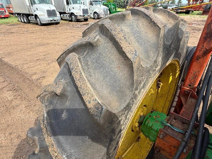 john-deere-3020-image-9