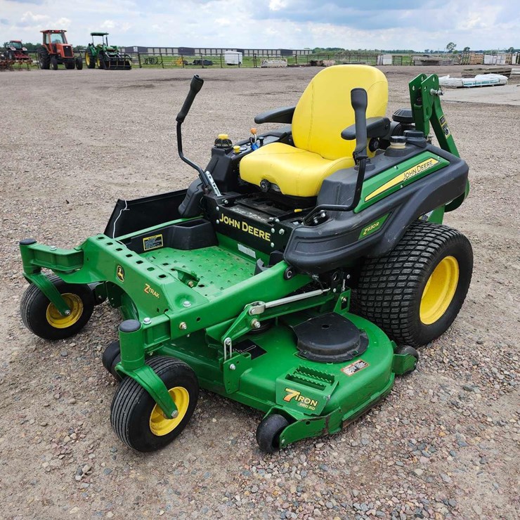 JOHN DEERE M