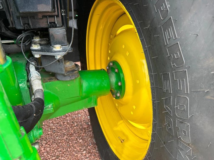 2014-john-deere-6115m-image-49
