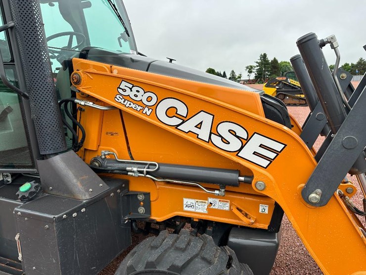 2019-case-580sn-image-37