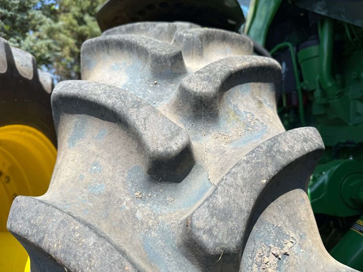2021-john-deere-8r-340-image-37