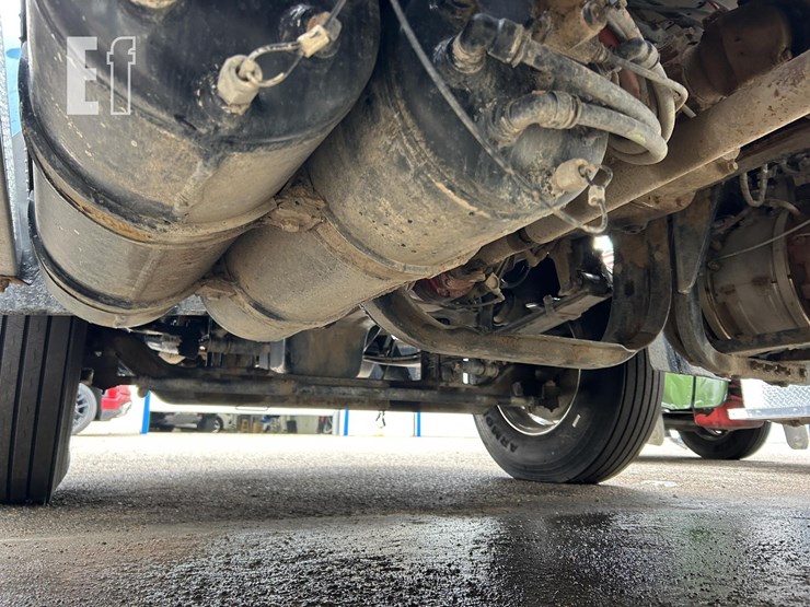 2020-kenworth-t800-image-32