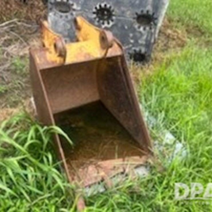 CATERPILLAR 24