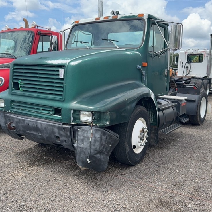 1997 INTERNATIONAL 8200