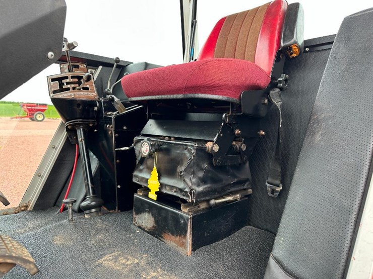 1980-massey-ferguson-2705-image-42