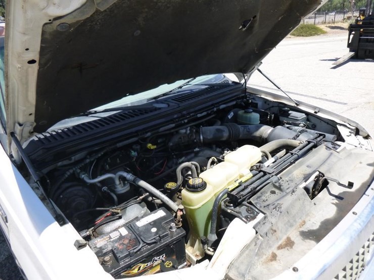2000-ford-excursion-image-8