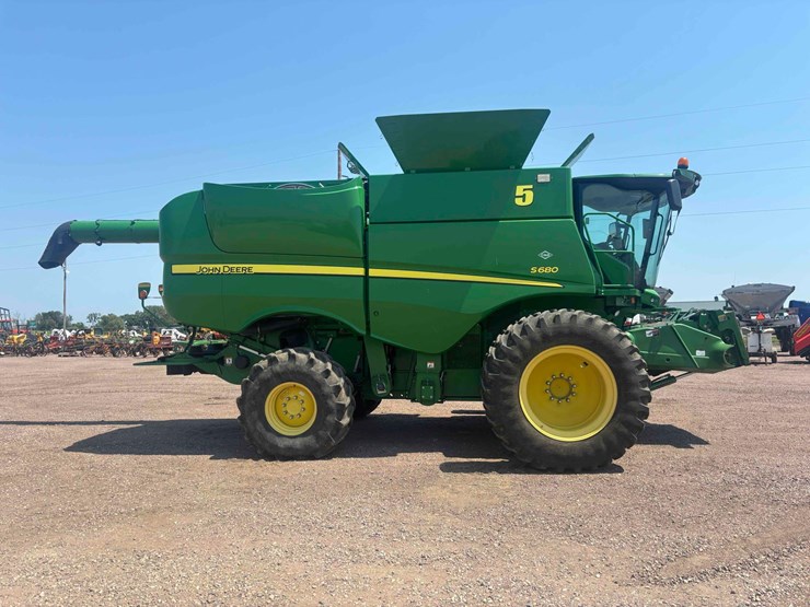 2013-john-deere-s680-image-4