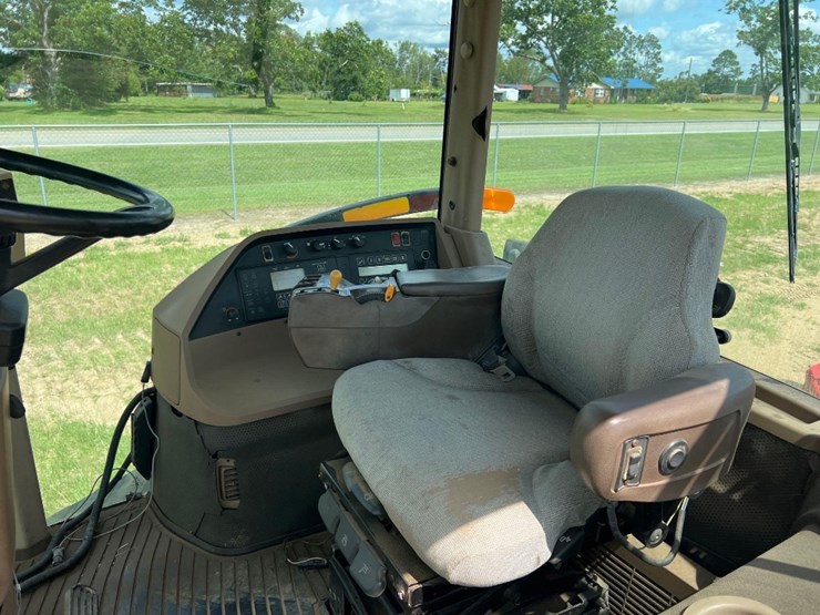 john-deere-8410t-image-25