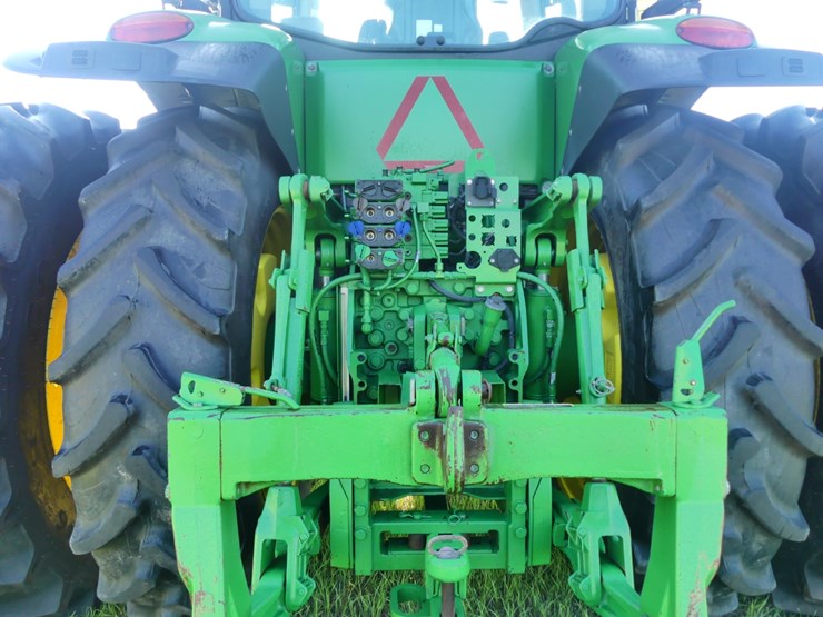 2020-john-deere-7210r-image-5