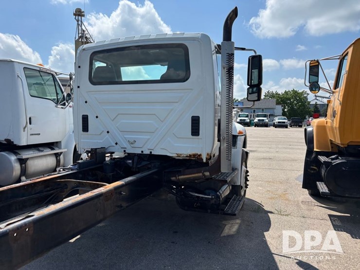 2012-international-durastar-4400-image-7