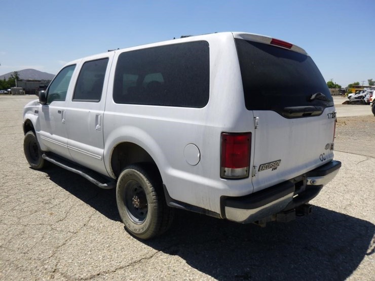2000-ford-excursion-image-5
