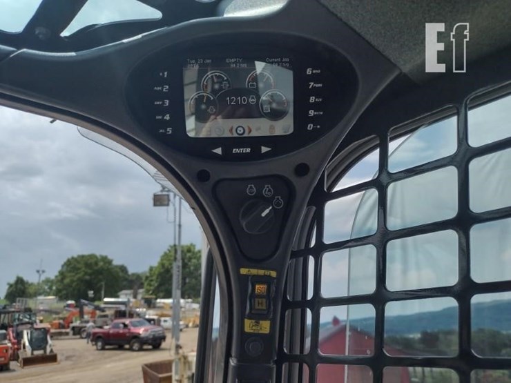 2023-bobcat-t770-image-8