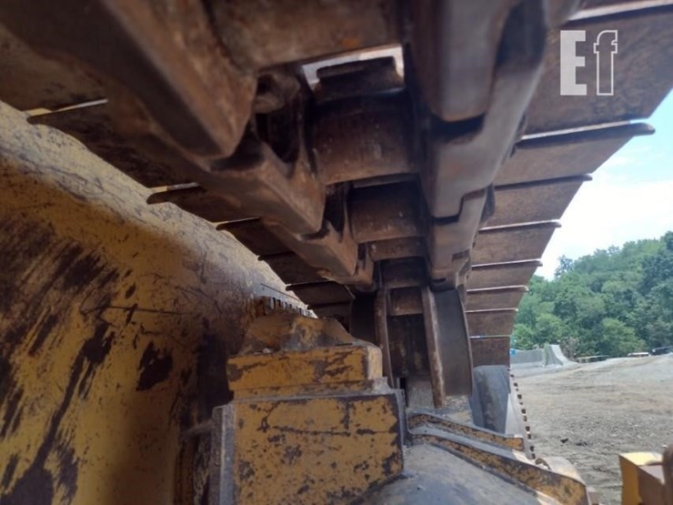 2011-deere-850k-image-28