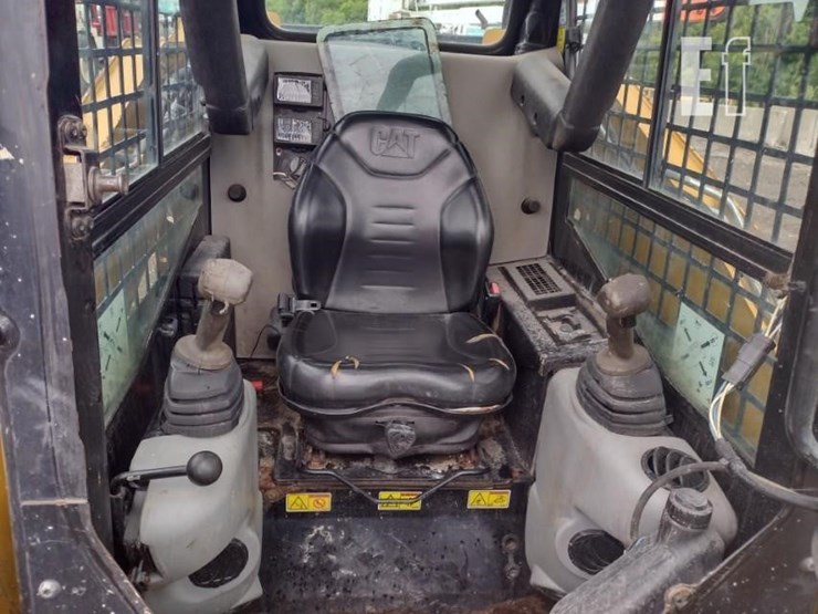 2012-caterpillar-259b3-image-11