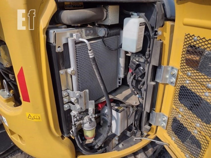 2022-deere-30g-image-45