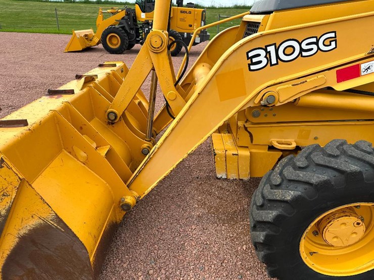 2006-deere-310sg-image-35
