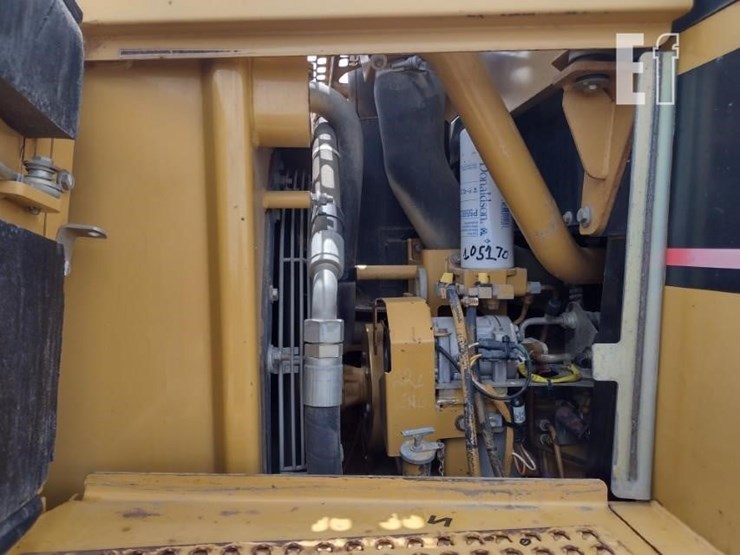 2005-caterpillar-963c-image-42