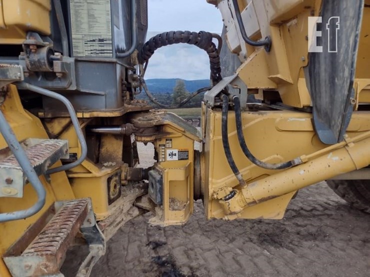 deere-300d-image-22