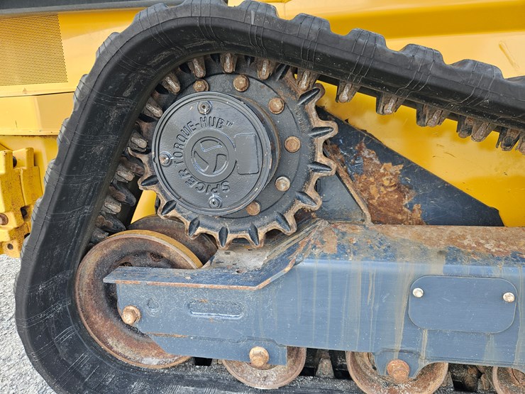 2022-deere-325g-image-15