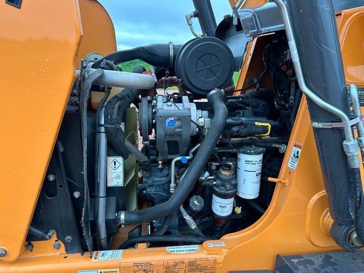 2019-case-580sn-image-44