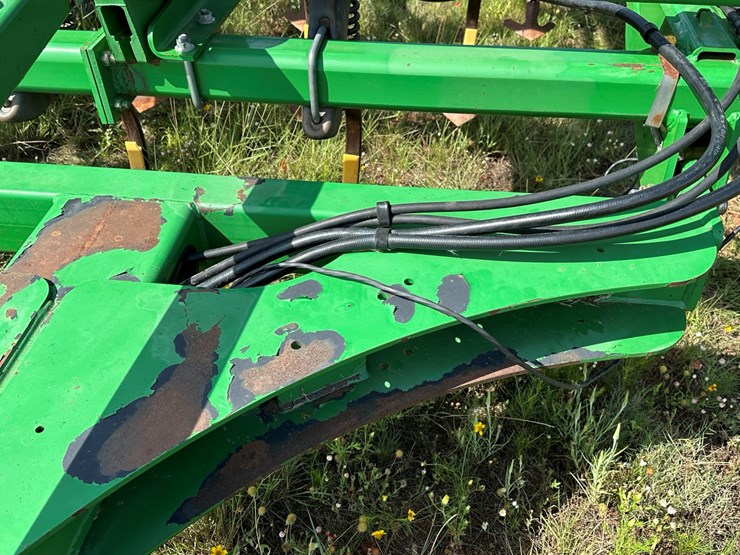 2012-john-deere-2210-image-6