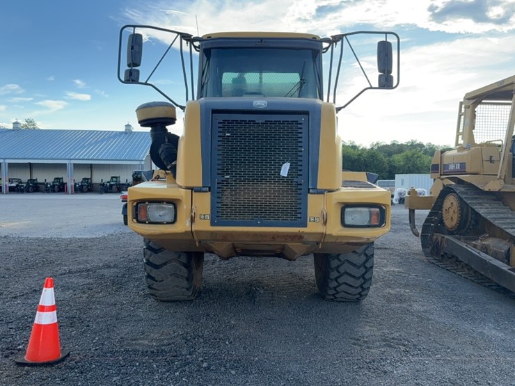 deere-250d-image-2