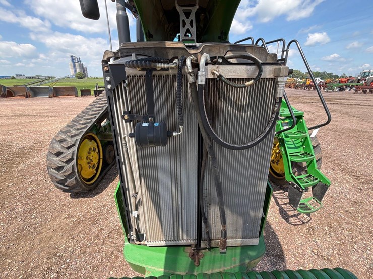 2012-john-deere-8335rt-image-23