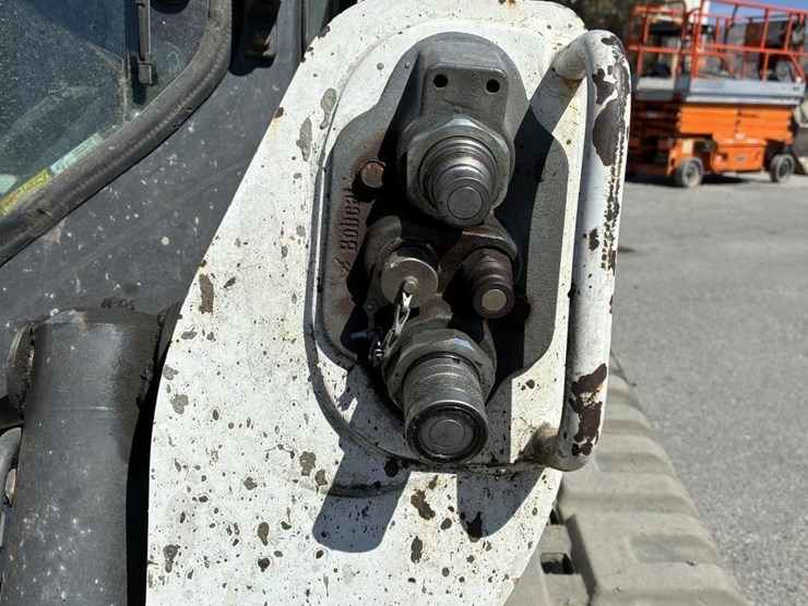 2018-bobcat-t740-image-6