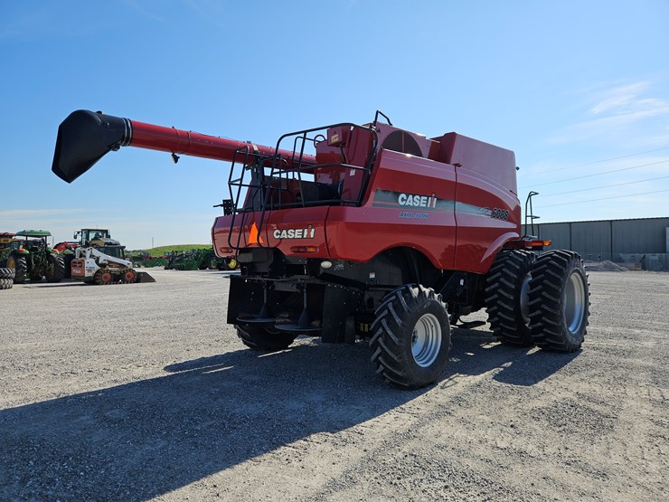 2009-case-ih-6088-image-19