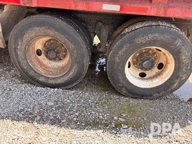 1997-freightliner-fld112-image-29