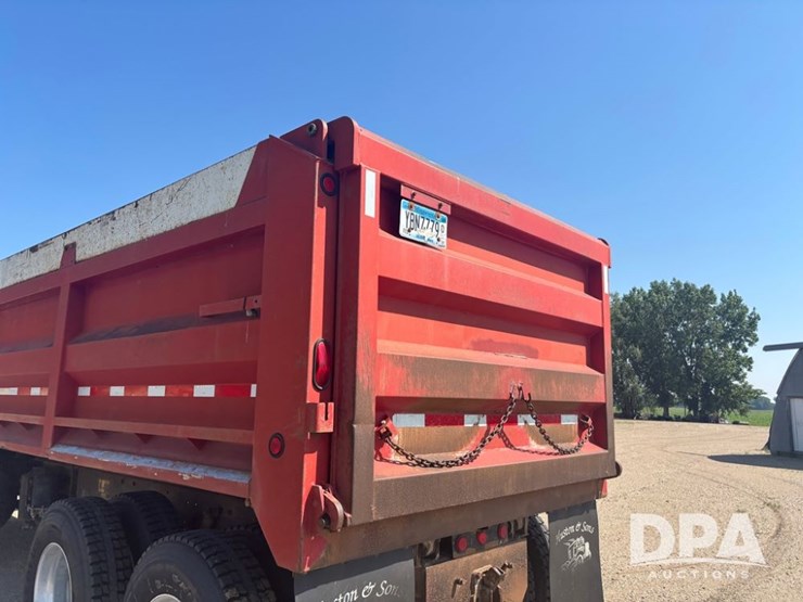 1995-mack-rd690s-image-46