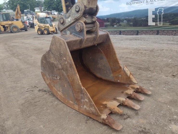 komatsu-pc308-image-16