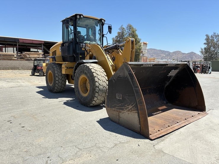 2022-caterpillar-930m-image-2