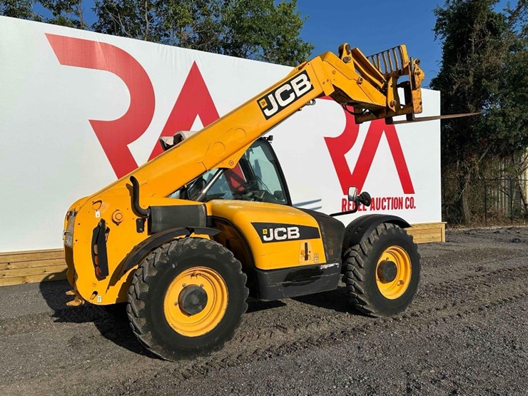 2011-jcb-541-70-image-5