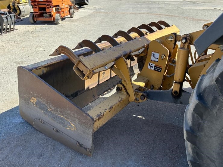 2015-deere-210k-ep-image-11