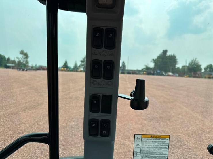 2020-new-holland-boomer-40-image-50