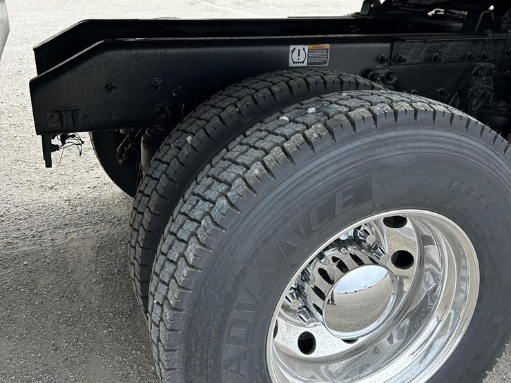 2018-kenworth-t800-image-44