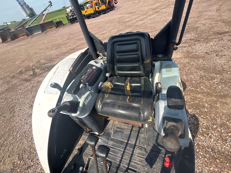 2007-bobcat-425g-image-21