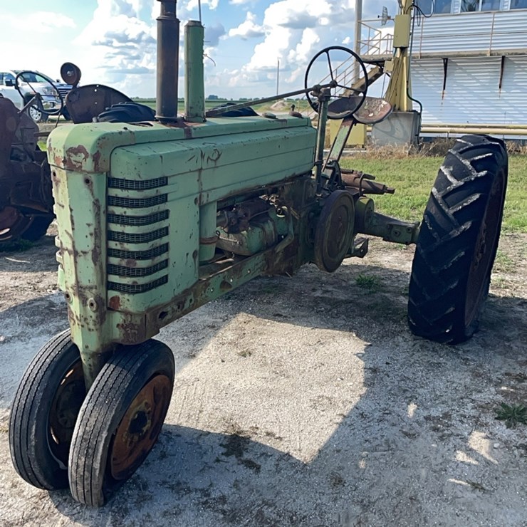 JOHN DEERE B