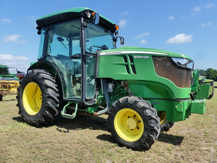 2017-john-deere-5090gn-image-1