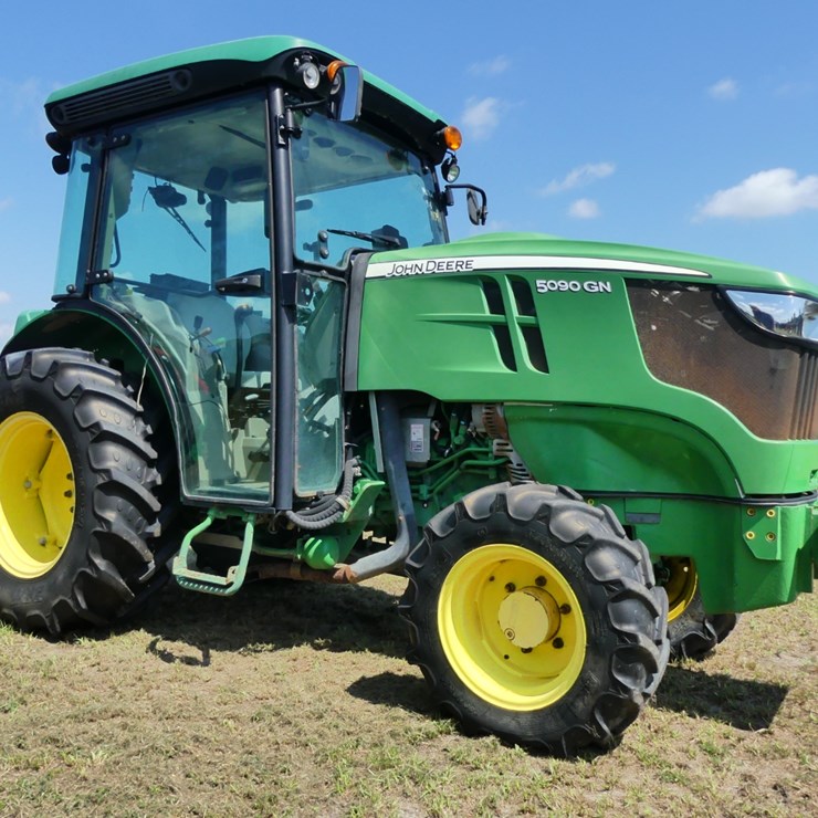 2017 JOHN DEERE 5090GN