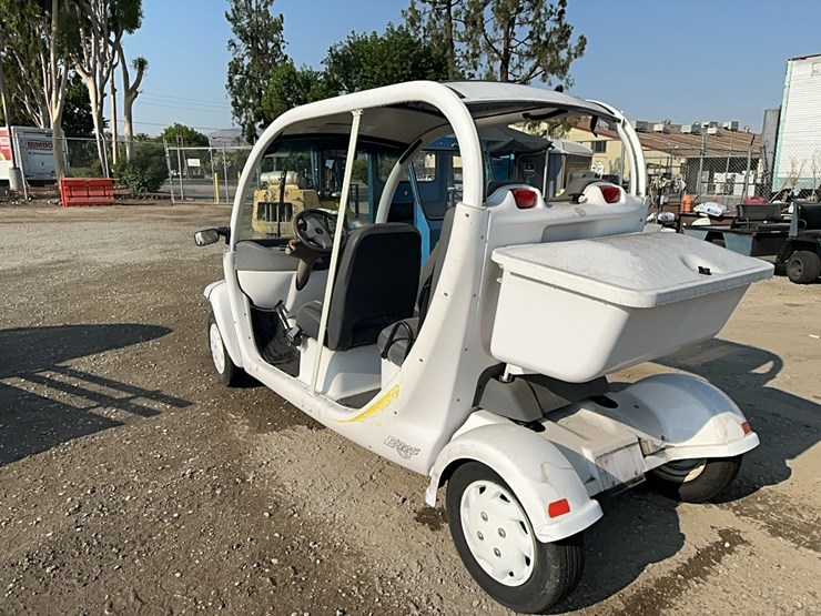 lot#-310-gem-golf-cart-image-3