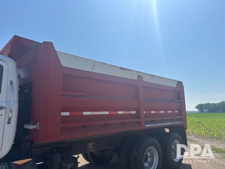 1995-mack-rd690s-image-44