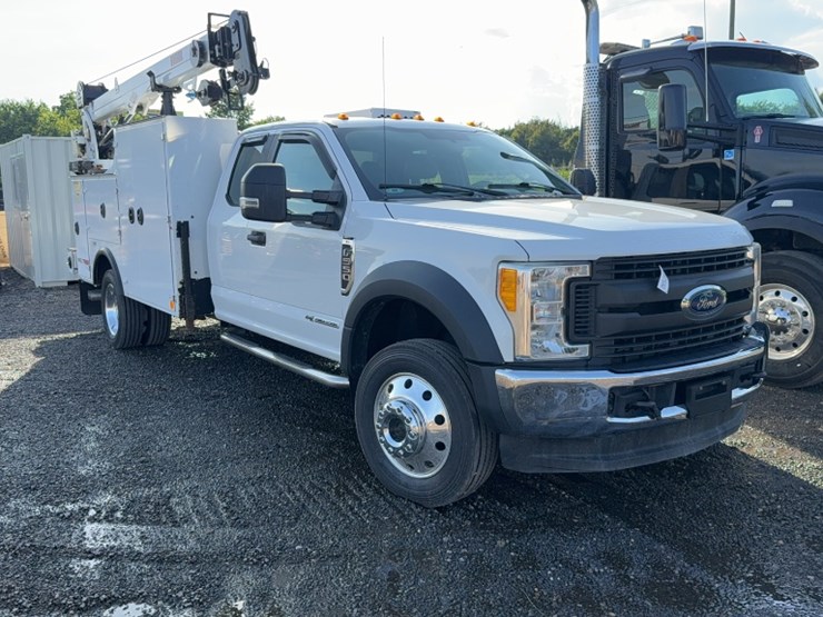 2017-ford-f550-image-3