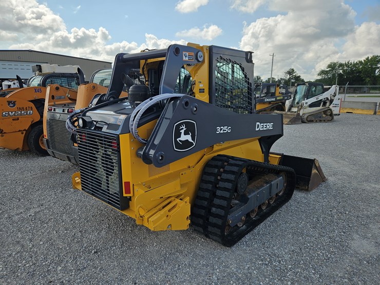 2022-deere-325g-image-17