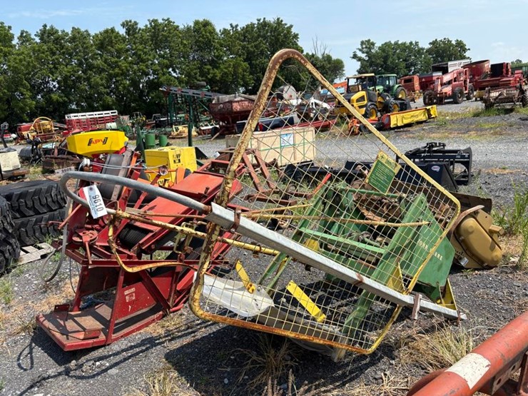 john-deere-bale-thrower-image-1