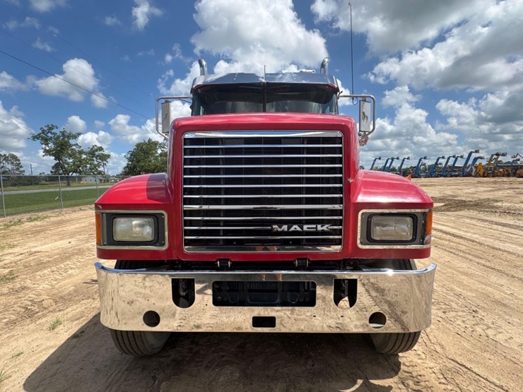 2012-mack-ch613-image-3