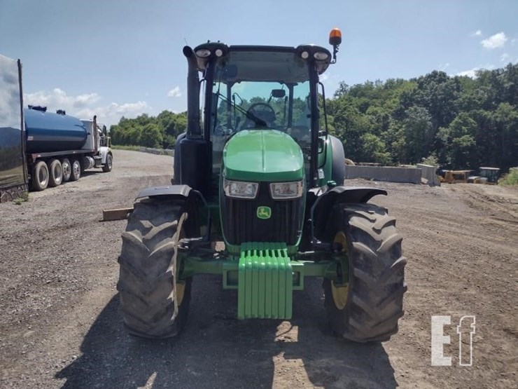 2017-john-deere-5100r-image-2